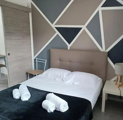Mini A Lecci, Proche De La *