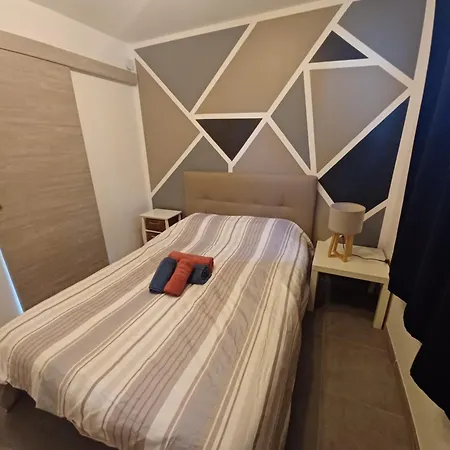 Mini A Lecci, Proche De La * Lecci